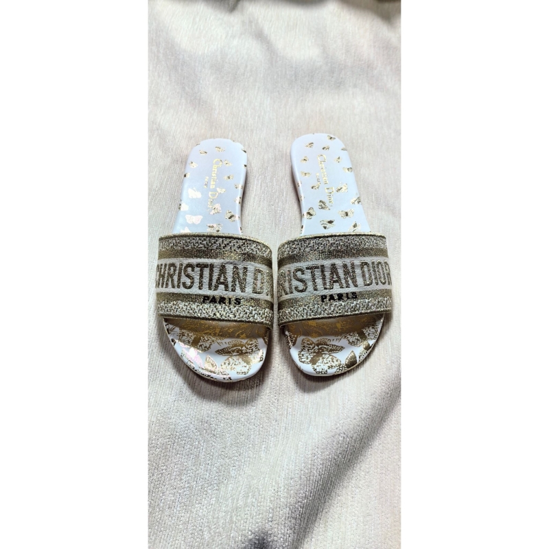 ch**an D*or slippers